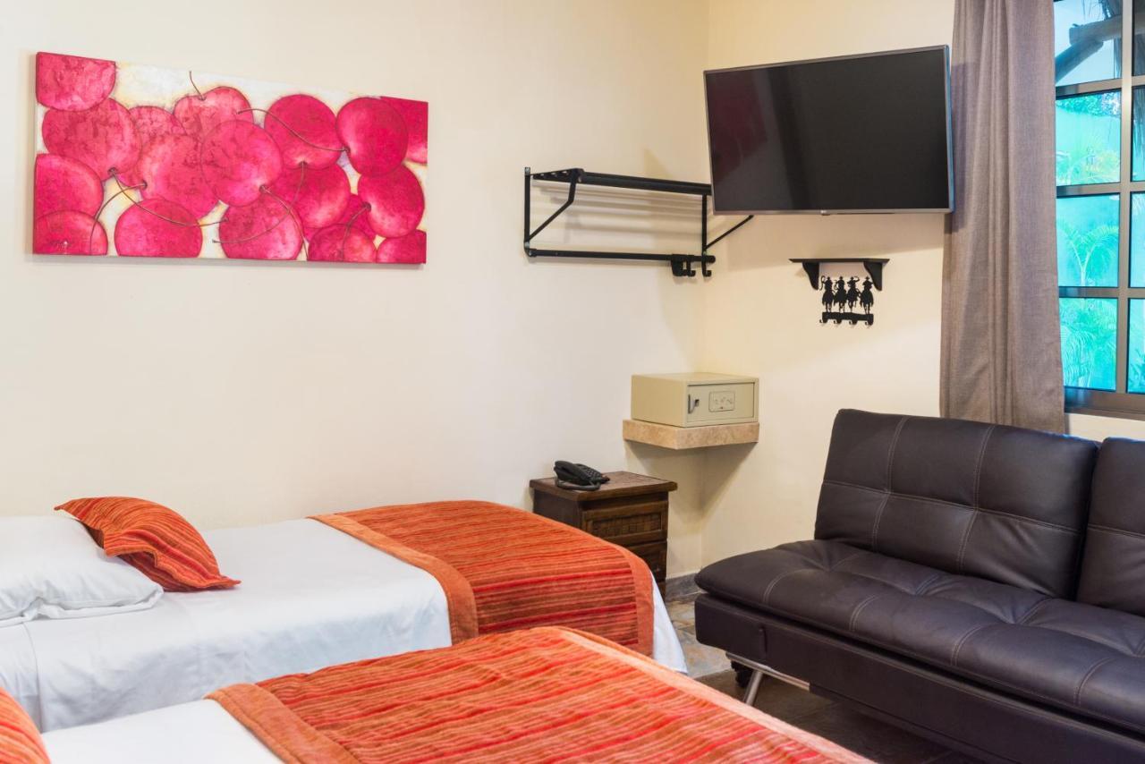 קנקון Alamos Inn Hotel Con Jacuzzi Y Piscina מראה חיצוני תמונה